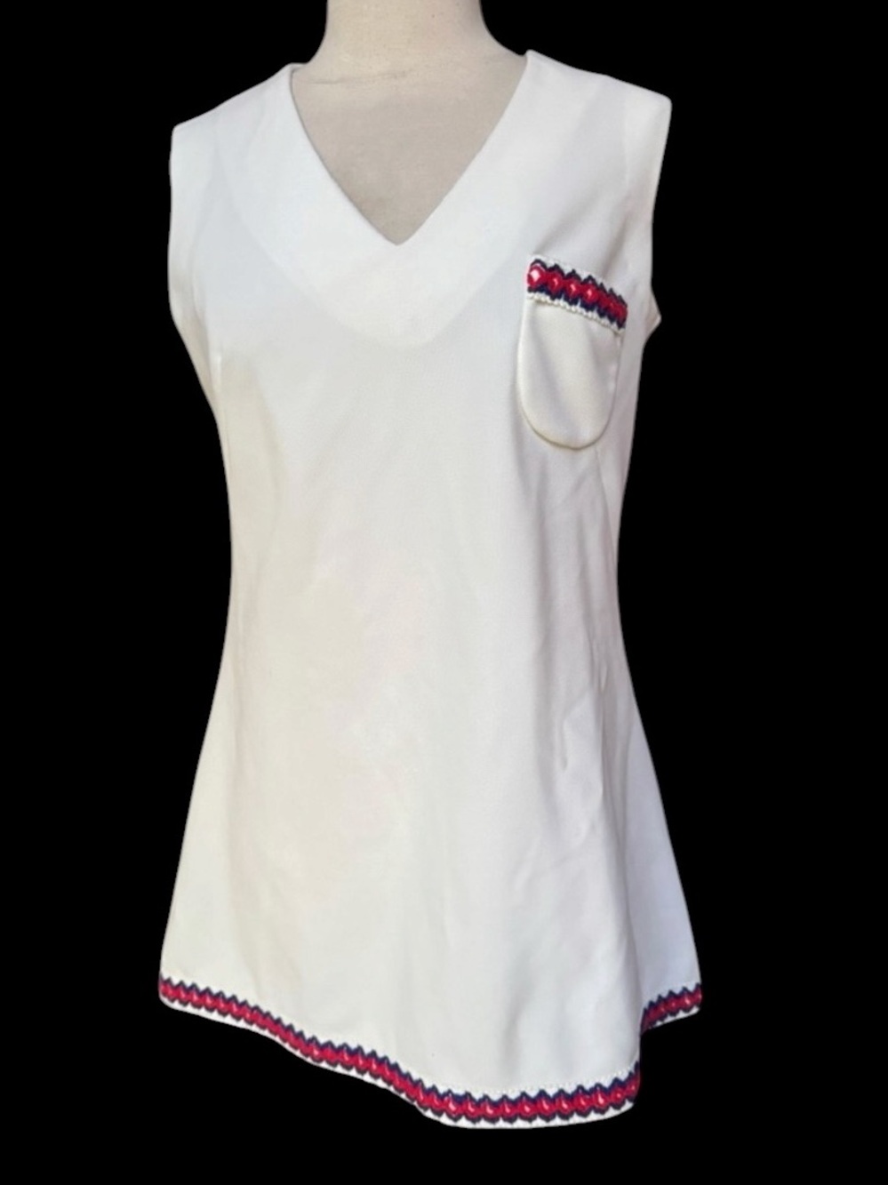 1960s Poly-Knit V-Neck Sleeveless Rickrack‎ Trim Mod Style Mini Dress